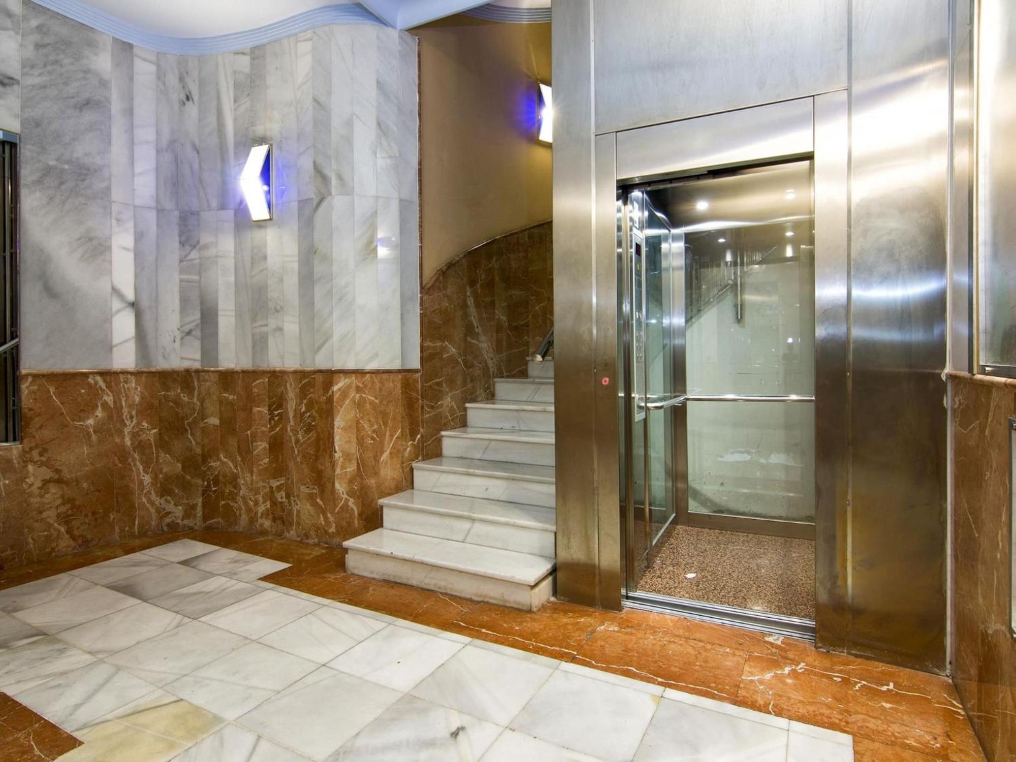 Chezmoihomes Town Hall Apartment グラナダ エクステリア 写真
